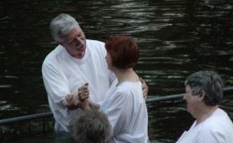 045b-JordanRiver-Baptizing2